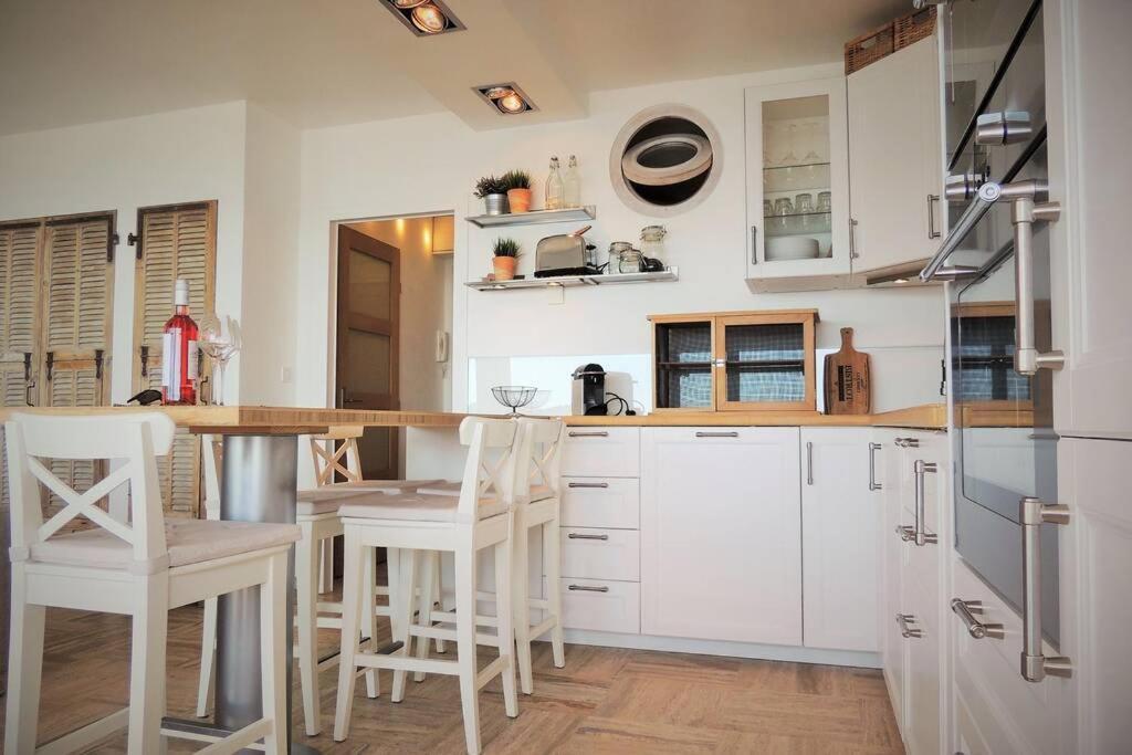 emplacement privilégié pour ce bel appartement Saint-Raphaël Exterior foto