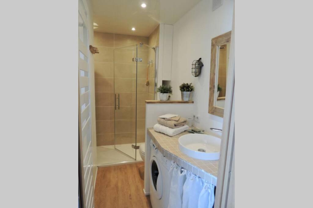 emplacement privilégié pour ce bel appartement Saint-Raphaël Exterior foto